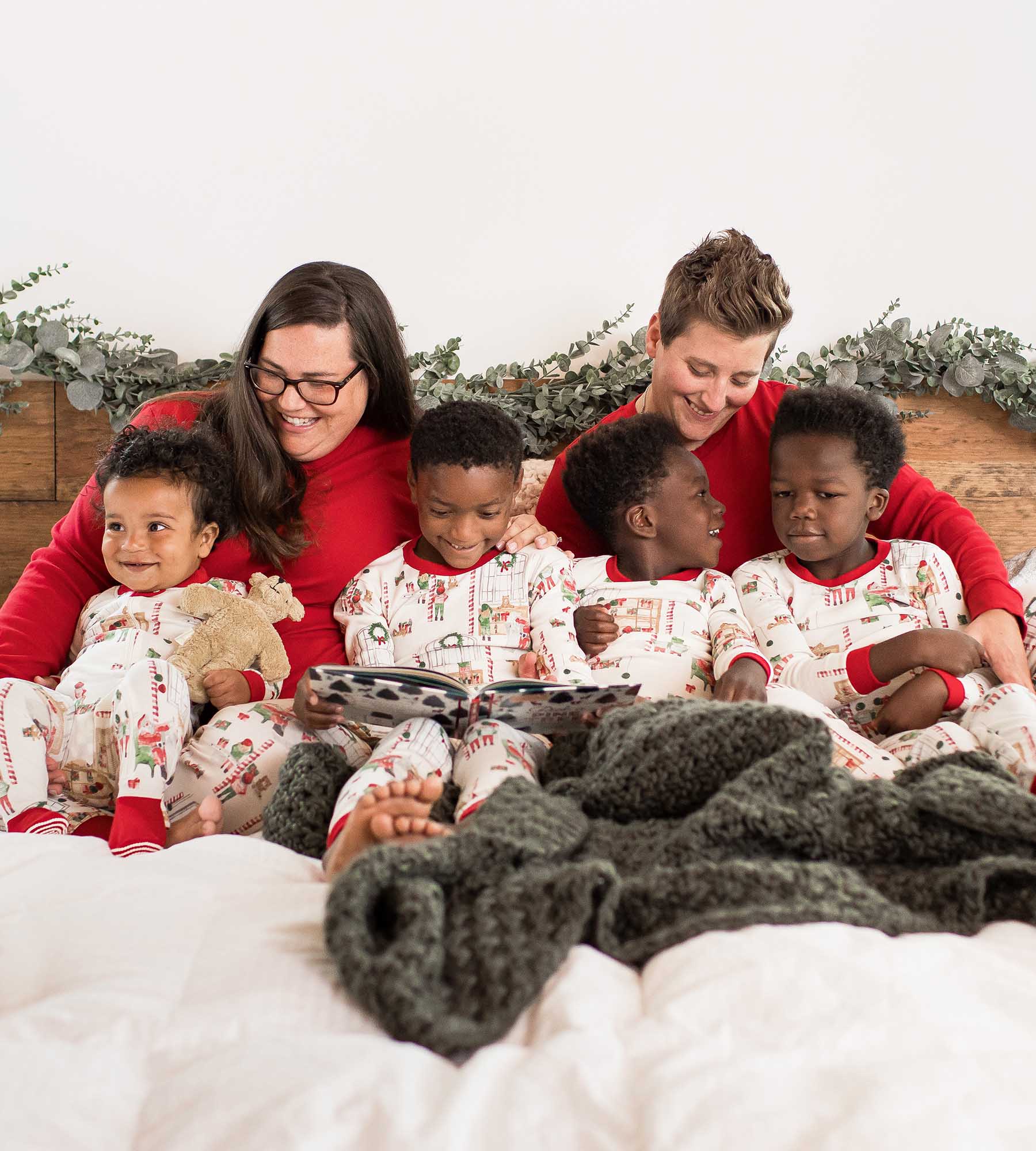 Santa's Workshop Organic Cotton Matching Family Pajamas – Burt's