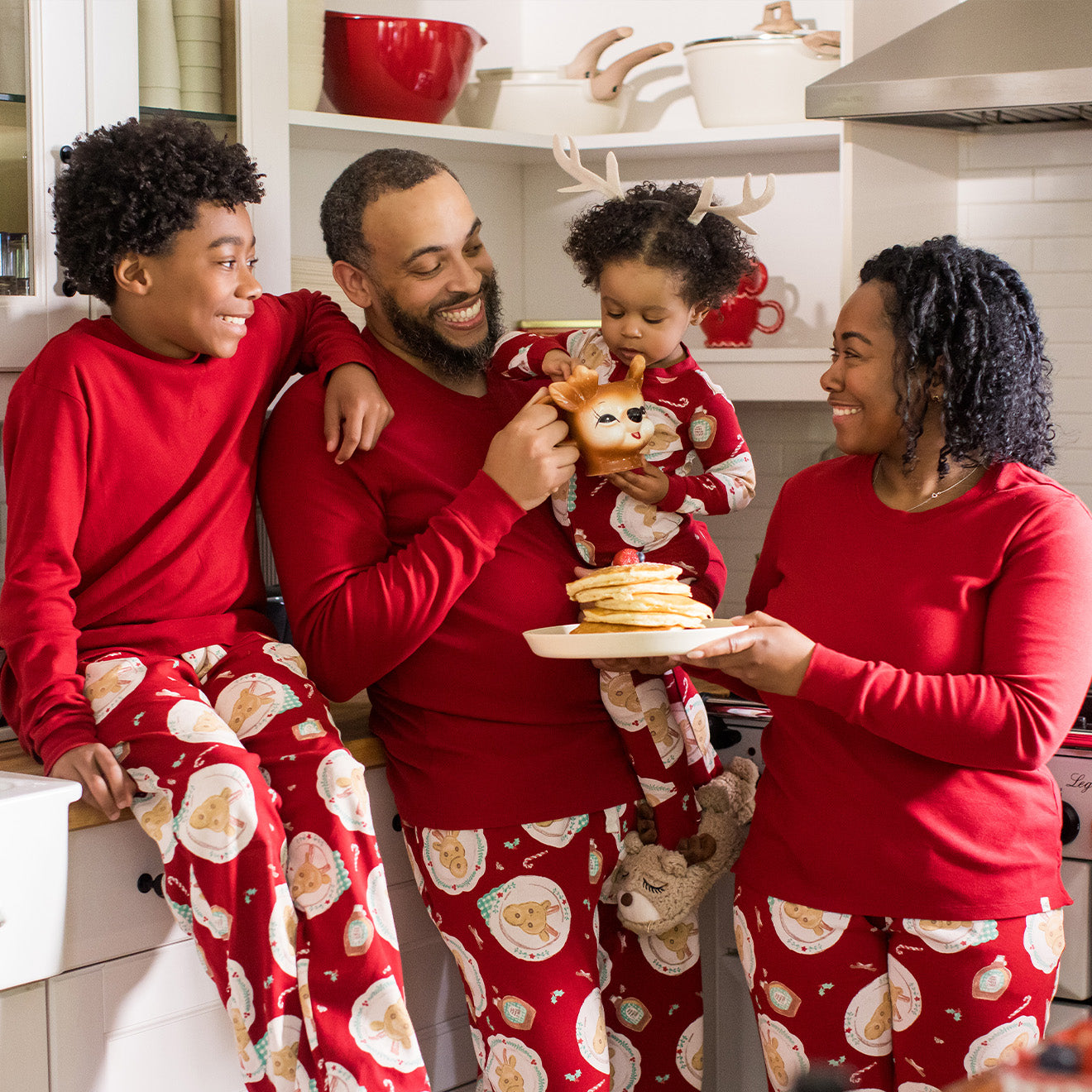 family matching christmas pajamas
